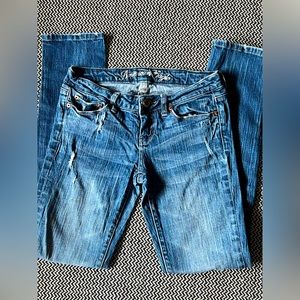 American Eagle Skinny 77 light/medium wash distressed skinny jeans
